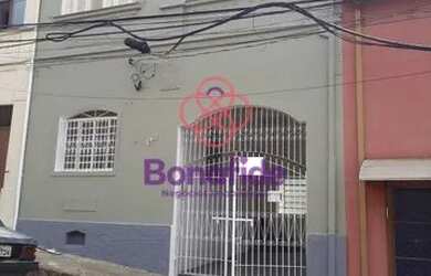 Imagem: A casa possui 3 Dormitórios, 1 Banheiro, 1 Vaga na garagem