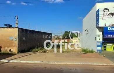 Imagem: O terreno possui 200m² de Área e está localizado em Conjunto