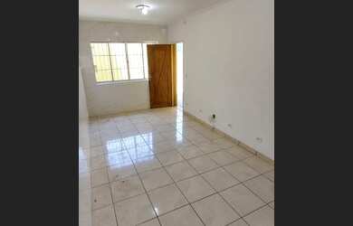 Imagem: A casa possui 2 Dormitórios, 2 Banheiros, 1 Vaga na garagem