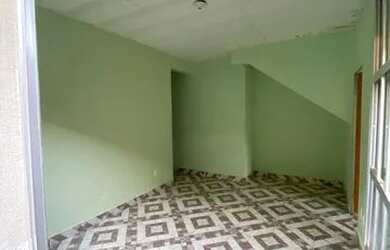 Imagem: A casa possui 1 Dormitório, 1 Banheiro e 2 Vagas na garagem