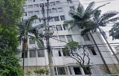 Imagem: O apartamento possui 1 Dormitório, 1 Banheiro, 2 Vagas na garagem