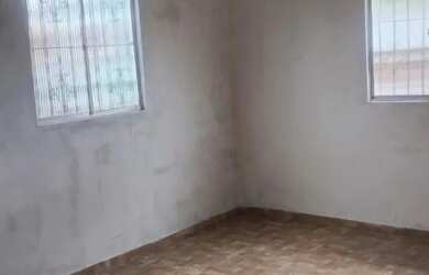 Imagem: A casa possui 2 Dormitórios, 1 Banheiro e está localizado