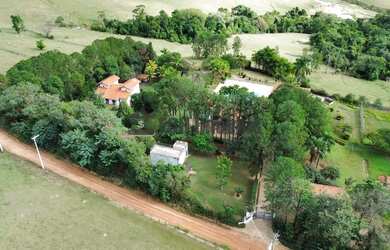 Imagem: A fazenda possui 2000m² de Área e está localizado em Piquira