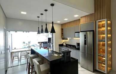 Imagem: A casa em condomínio possui 3 Dormitórios, 3 Banheiros, 2