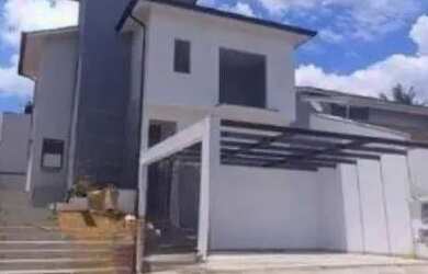 Imagem: A casa em condomínio possui 3 Dormitórios, 2 Banheiros, 3