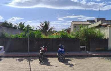 Imagem: O terreno possui 240m² de Área e está localizado em Praia