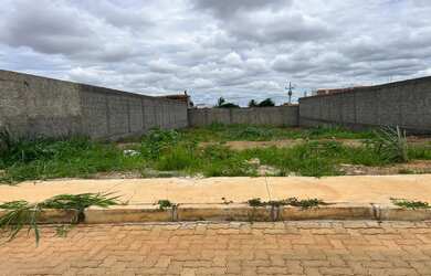 Imagem: O terreno possui 400m² de Área e está localizado em Setor