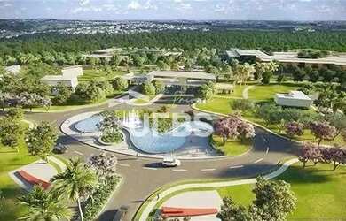 Imagem: O terreno possui 810m² de Área e está localizado em Parque