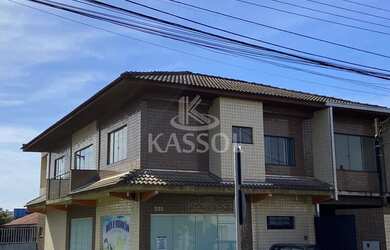 Imagem: O depósito possui 3 Vagas na garagem, 255m² de Área e está