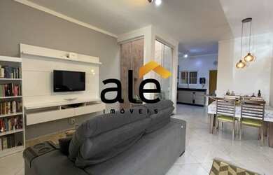 Imagem: A casa possui 3 Dormitórios, 2 Banheiros, 2 Vagas na garagem