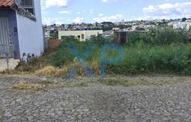 Imagem: O terreno possui 360m² de Área e está localizado em Santa