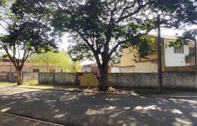 Imagem: O terreno possui 300m² de Área e está localizado em Zona