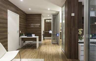 Imagem: O depósito possui 5 Vagas na garagem, 190m² de Área e está