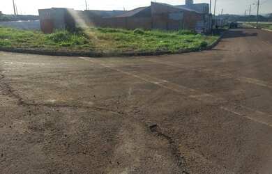 Imagem: O terreno possui 240m² de Área e está localizado em Apucarana