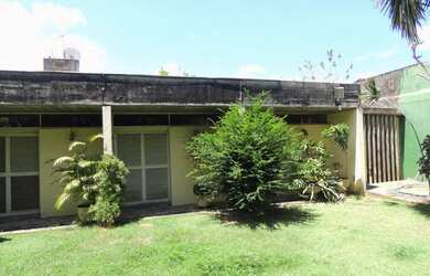 Imagem: A casa possui 5 Dormitórios, 5 Banheiros, 380m² de Área e