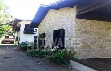 Imagem: A casa em condomínio possui 5 Dormitórios, 5 Banheiros, 2