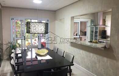 Imagem: A casa em condomínio possui 3 Dormitórios, 2 Banheiros, 2