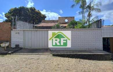 Imagem: A casa possui 3 Dormitórios, 3 Banheiros e 160m² de Área