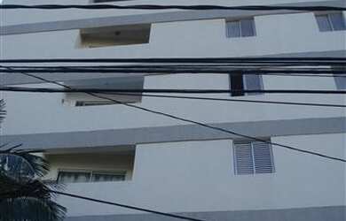 Imagem: O apartamento possui 1 Dormitório, 1 Banheiro, 1 Vaga na garagem