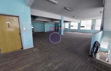 Imagem: O depósito possui 5 Vagas na garagem e 1854m² de Área e está