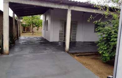 Imagem: A casa possui 1 Dormitório, 1 Banheiro, 3 Vagas na garagem