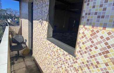 Imagem 6: Casa na Santa Cruz na rua principal carro para na porta