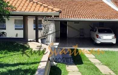 Imagem: A casa possui 2 Dormitórios, 2 Banheiros, 5 Vagas na garagem