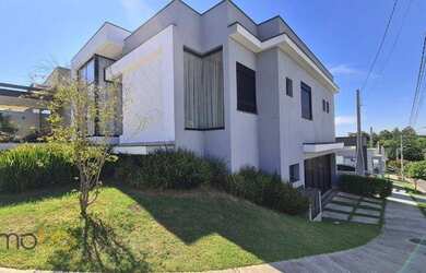 Imagem: A casa em condomínio possui 3 Dormitórios, 5 Banheiros, 3