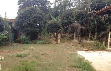 Imagem: A casa possui 3 Dormitórios, 1 Banheiro, 1 Vaga na garagem