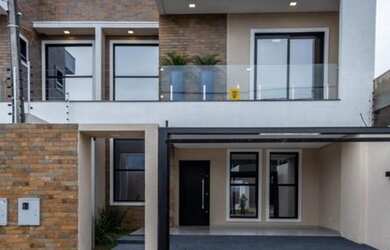 Imagem: A casa em condomínio possui 3 Dormitórios, 4 Banheiros, 2