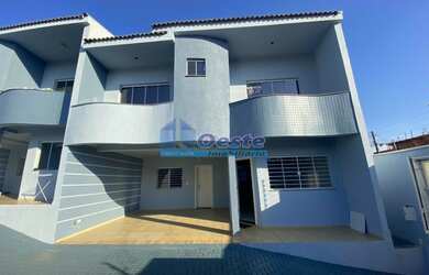 Imagem: A casa em condomínio possui 2 Dormitórios, 2 Banheiros, 2