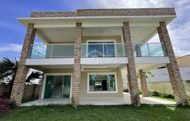 Imagem: A casa em condomínio possui 4 Dormitórios, 5 Banheiros, 2