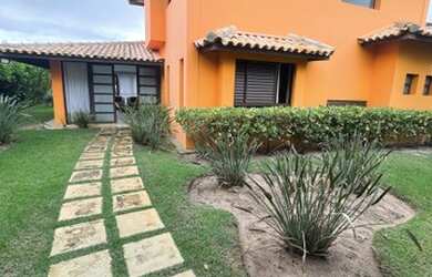 Imagem: A casa em condomínio possui 4 Dormitórios, 4 Banheiros, 4