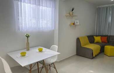 Imagem: O apartamento possui 1 Dormitório, 1 Banheiro, 1 Vaga na garagem