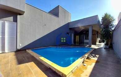 Imagem: A casa em condomínio possui 3 Dormitórios, 4 Banheiros, 4