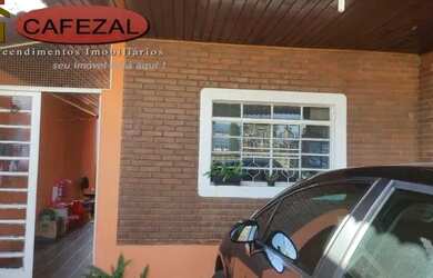 Imagem: A casa possui 2 Dormitórios, 1 Banheiro, 1 Vaga na garagem