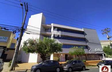 Imagem: O depósito possui 1 Vaga na garagem, 30m² de Área e está