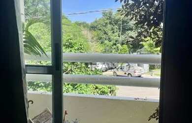 Imagem: O apartamento possui 3 Dormitórios, 1 Banheiro, 2 Vagas na