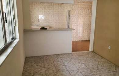 Imagem: A casa possui 2 Dormitórios, 1 Banheiro e está localizado