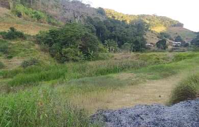 Imagem: O terreno possui 1.700m² de Área e está localizado em Catu