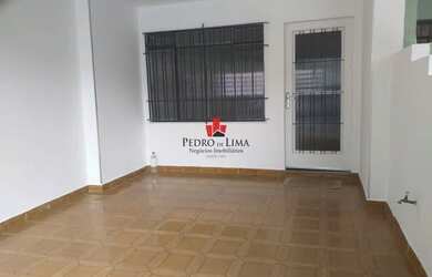 Imagem: A casa possui 2 Dormitórios, 3 Banheiros, 1 Vaga na garagem