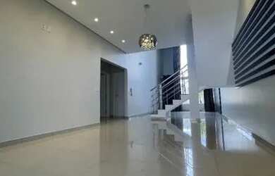 Imagem: A casa possui 3 Dormitórios, 5 Banheiros, 2 Vagas na garagem