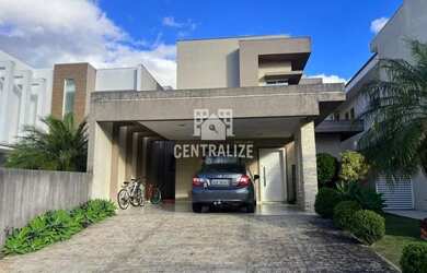 Imagem: A casa possui 3 Dormitórios, 1 Banheiro, 2 Vagas na garagem