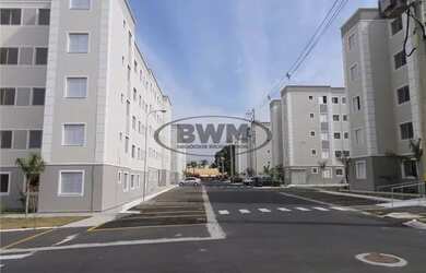 Imagem: O apartamento possui 2 Dormitórios, 1 Banheiro, 1 Vaga na garagem