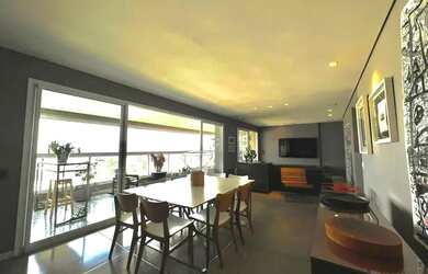 Imagem: O apartamento possui 4 Dormitórios, 4 Banheiros, 3 Vagas na