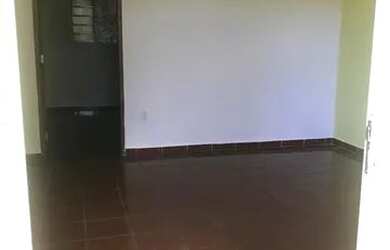 Imagem: A casa possui 2 Dormitórios, 1 Banheiro e está localizado