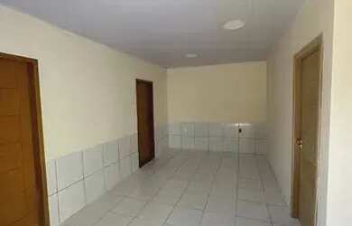 Imagem: A casa possui 2 Dormitórios, 1 Banheiro, 1 Vaga na garagem