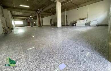 Imagem: O depósito possui 5 Vagas na garagem e 250m² de Área e está