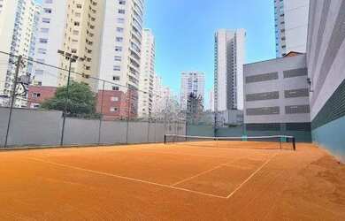 Imagem: O apartamento possui 4 Dormitórios, 3 Banheiros, 3 Vagas na