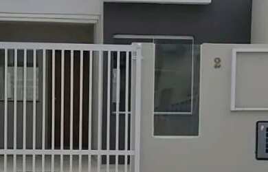 Imagem: A casa possui 2 Dormitórios, 2 Banheiros, 1 Vaga na garagem